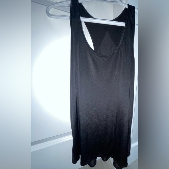 Lululemon tank - Picture 1 of 3